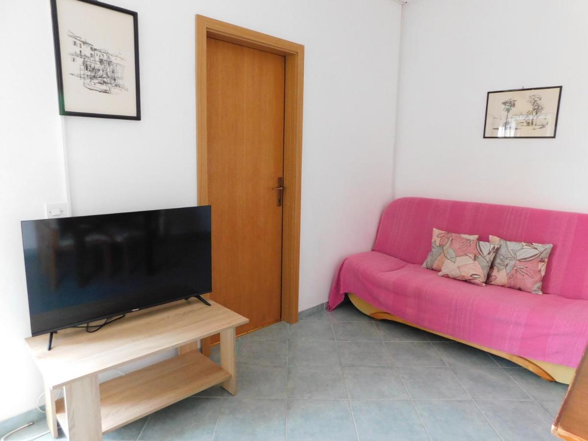 Apartmani Salus Pag Town Exteriör bild