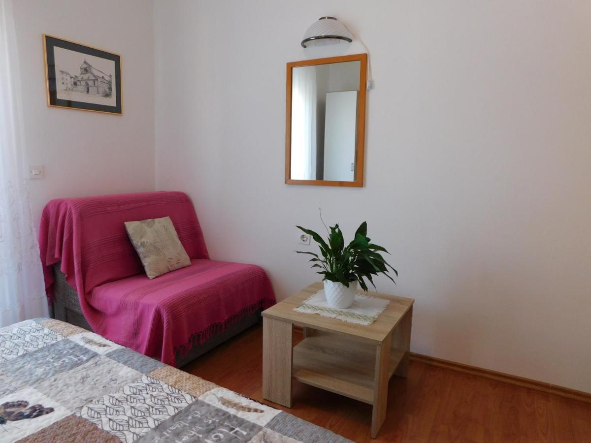 Apartmani Salus Pag Town Exteriör bild