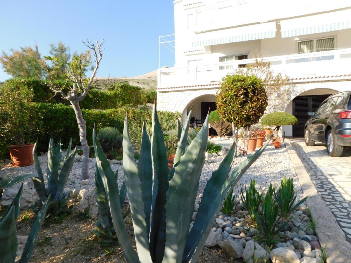Apartmani Salus Pag Town Exteriör bild