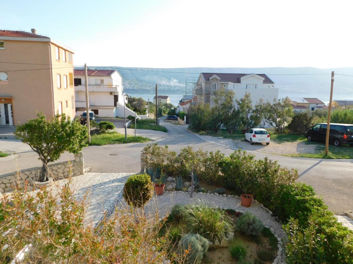 Apartmani Salus Pag Town Exteriör bild